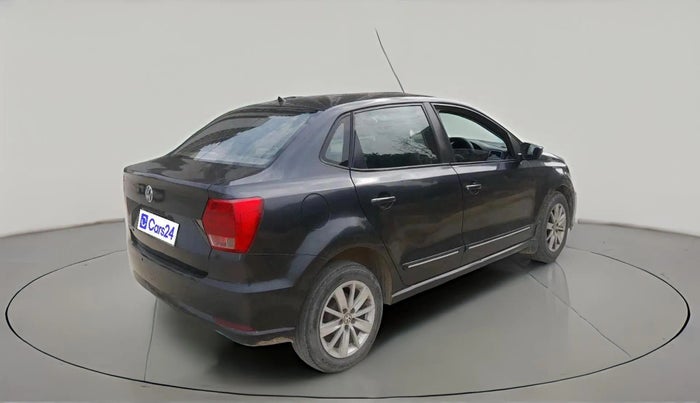 2017 Volkswagen Ameo HIGHLINE1.2L, Petrol, Manual, 1,22,158 km, exterior