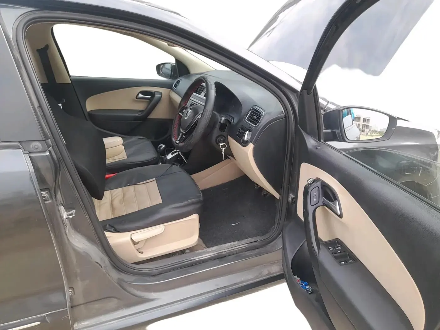 2017 Volkswagen Ameo HIGHLINE1.2L, Petrol, Manual, 1,22,158 km, interior