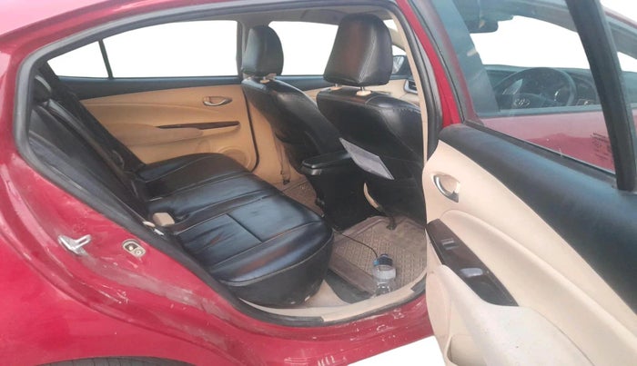 2018 Toyota YARIS G MT, Petrol, Manual, 1,18,142 km, interior