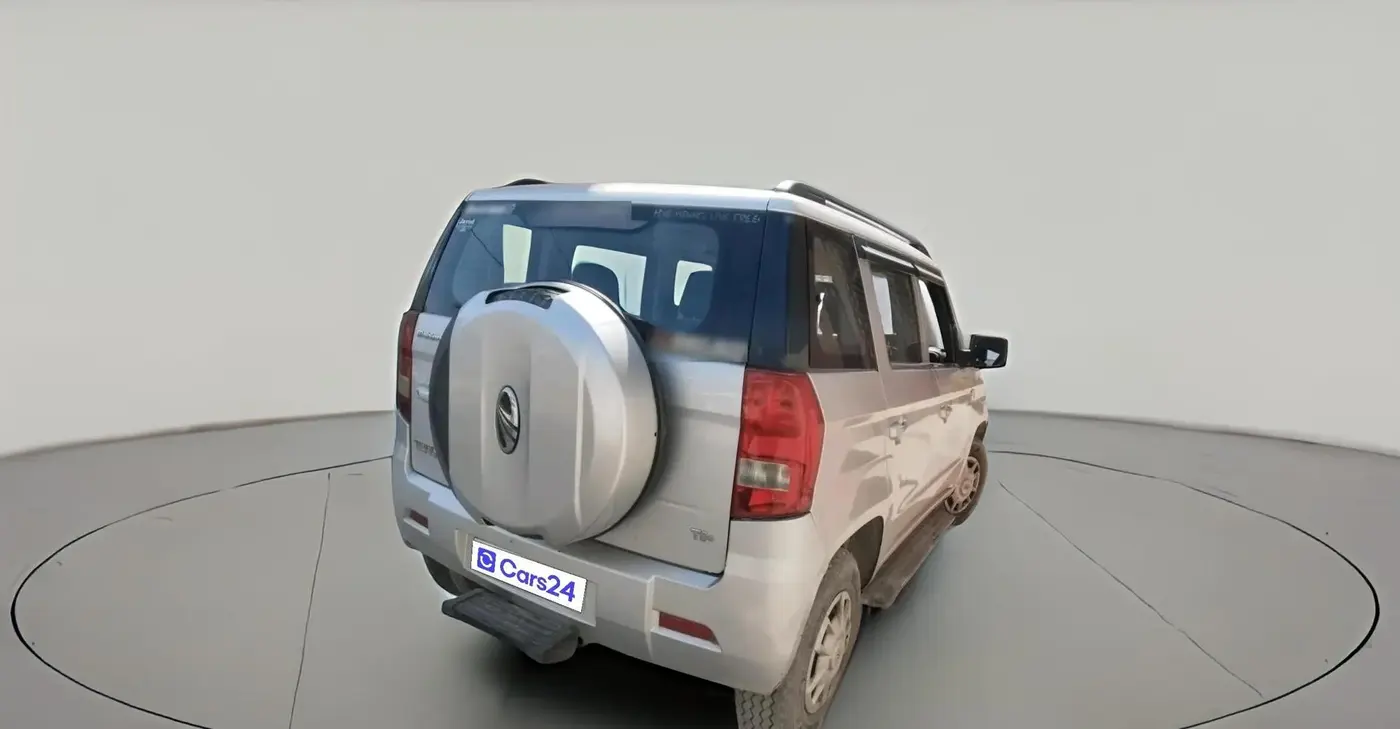 2017 Mahindra TUV300 T6 PLUS, Diesel, Manual, 86,804 km, exterior