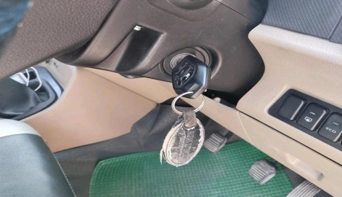 2017 Mahindra TUV300 T6 PLUS, Diesel, Manual, 86,804 km, interior