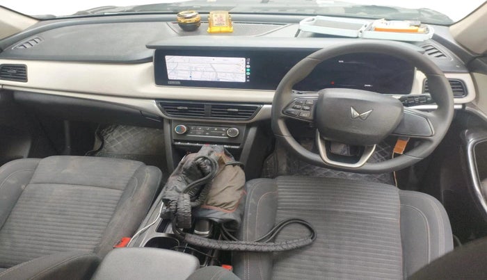 2023 Mahindra XUV700 AX 5 P MT 5 STR, Petrol, Manual, 21,446 km, interior