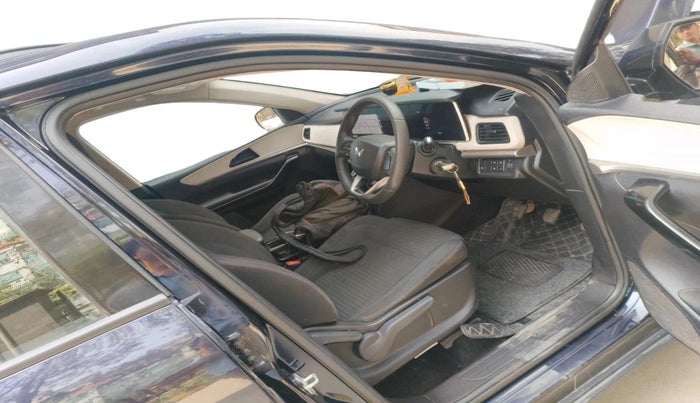 2023 Mahindra XUV700 AX 5 P MT 5 STR, Petrol, Manual, 21,446 km, interior