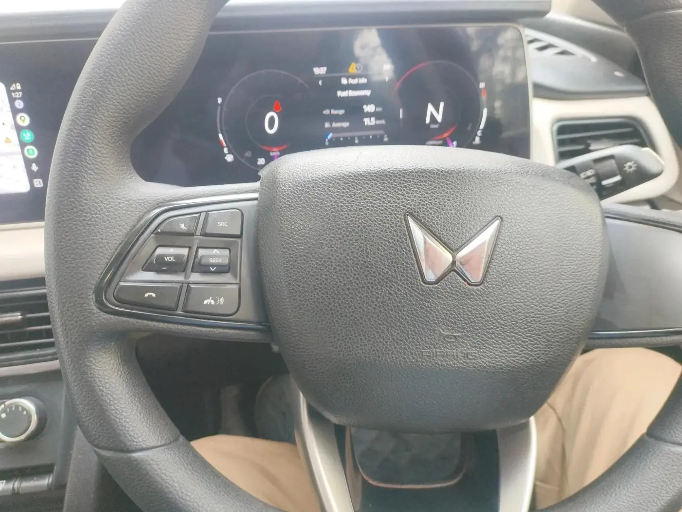 2023 Mahindra XUV700 AX 5 P MT 5 STR, Petrol, Manual, 21,446 km, interior
