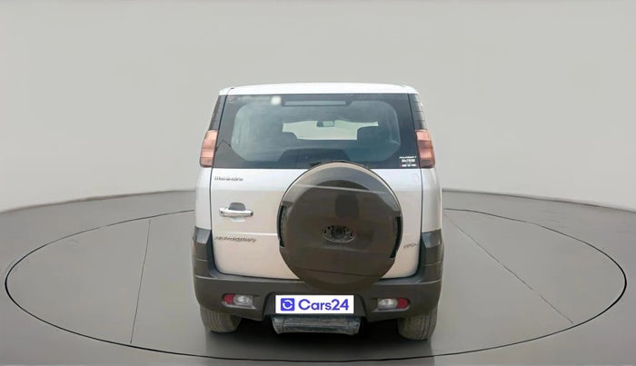 2016 Mahindra NUVOSPORT N4 PLUS, Diesel, Manual, 1,23,937 km, exterior