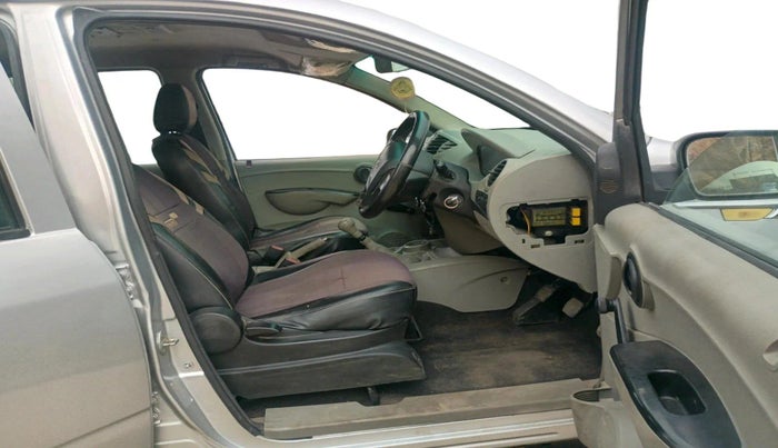 2016 Mahindra NUVOSPORT N4 PLUS, Diesel, Manual, 1,23,937 km, interior