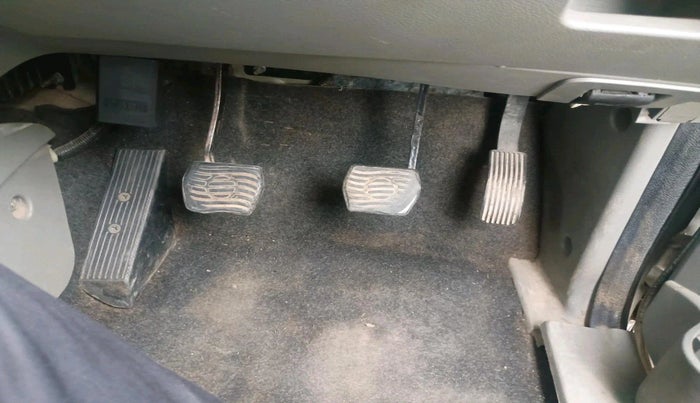 2016 Mahindra NUVOSPORT N4 PLUS, Diesel, Manual, 1,23,937 km, interior