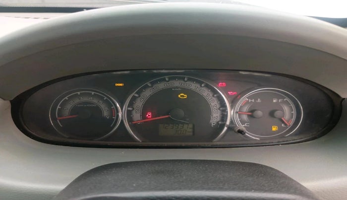 2016 Mahindra NUVOSPORT N4 PLUS, Diesel, Manual, 1,23,937 km, interior