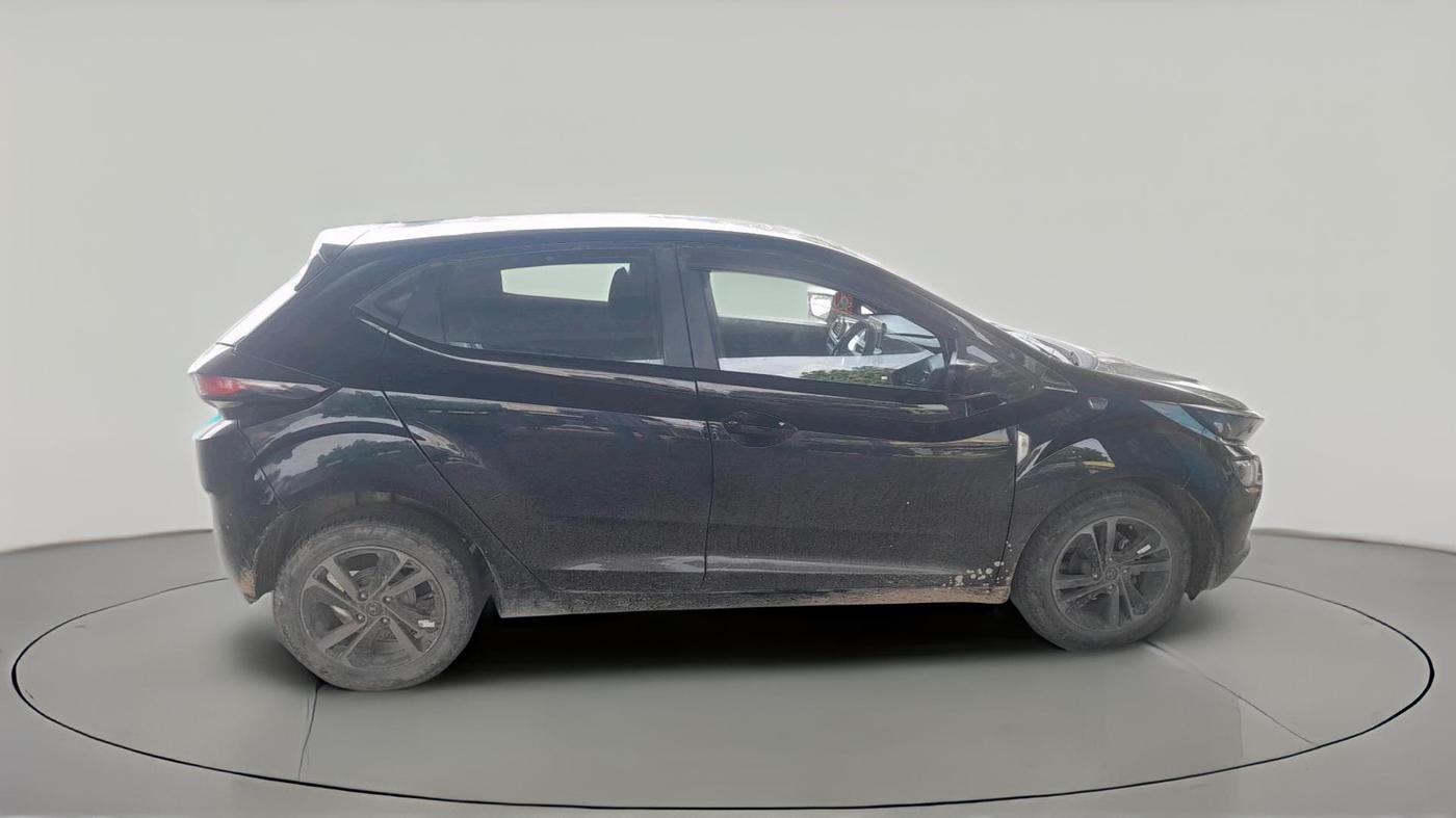 2024 Tata ALTROZ XZ Plus (S) Dark Edition, Petrol, Manual, 42,592 km, exterior