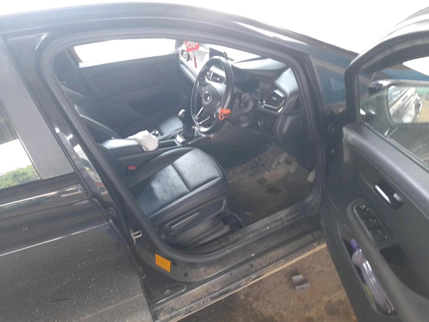 2024 Tata ALTROZ XZ Plus (S) Dark Edition, Petrol, Manual, 42,592 km, interior