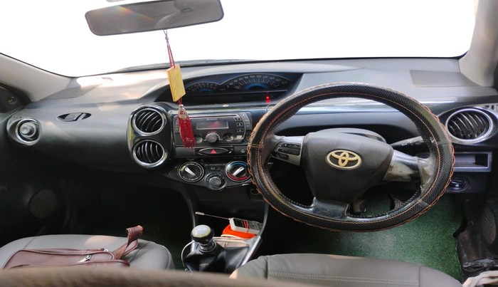 2014 Toyota Etios CROSS 1.4 VD, Diesel, Manual, 2,23,009 km, interior