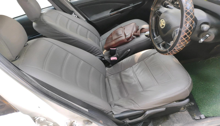 2014 Toyota Etios CROSS 1.4 VD, Diesel, Manual, 2,23,009 km, interior