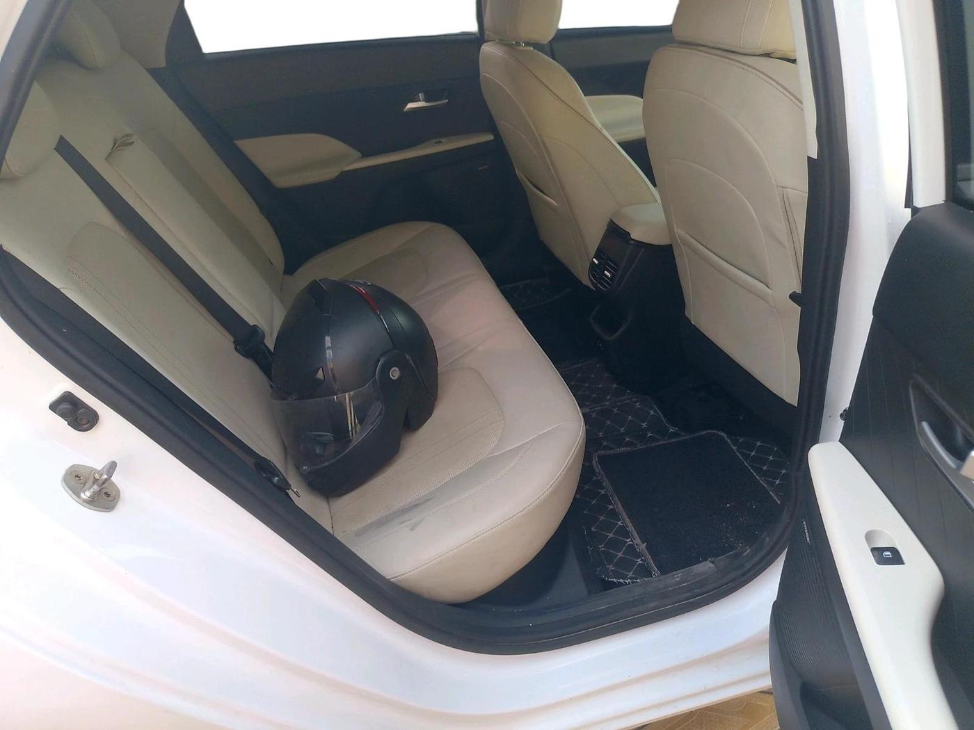 2023 Hyundai Verna SX(O) 1.5 MPI IVT , Petrol, Automatic, 74,044 km, interior