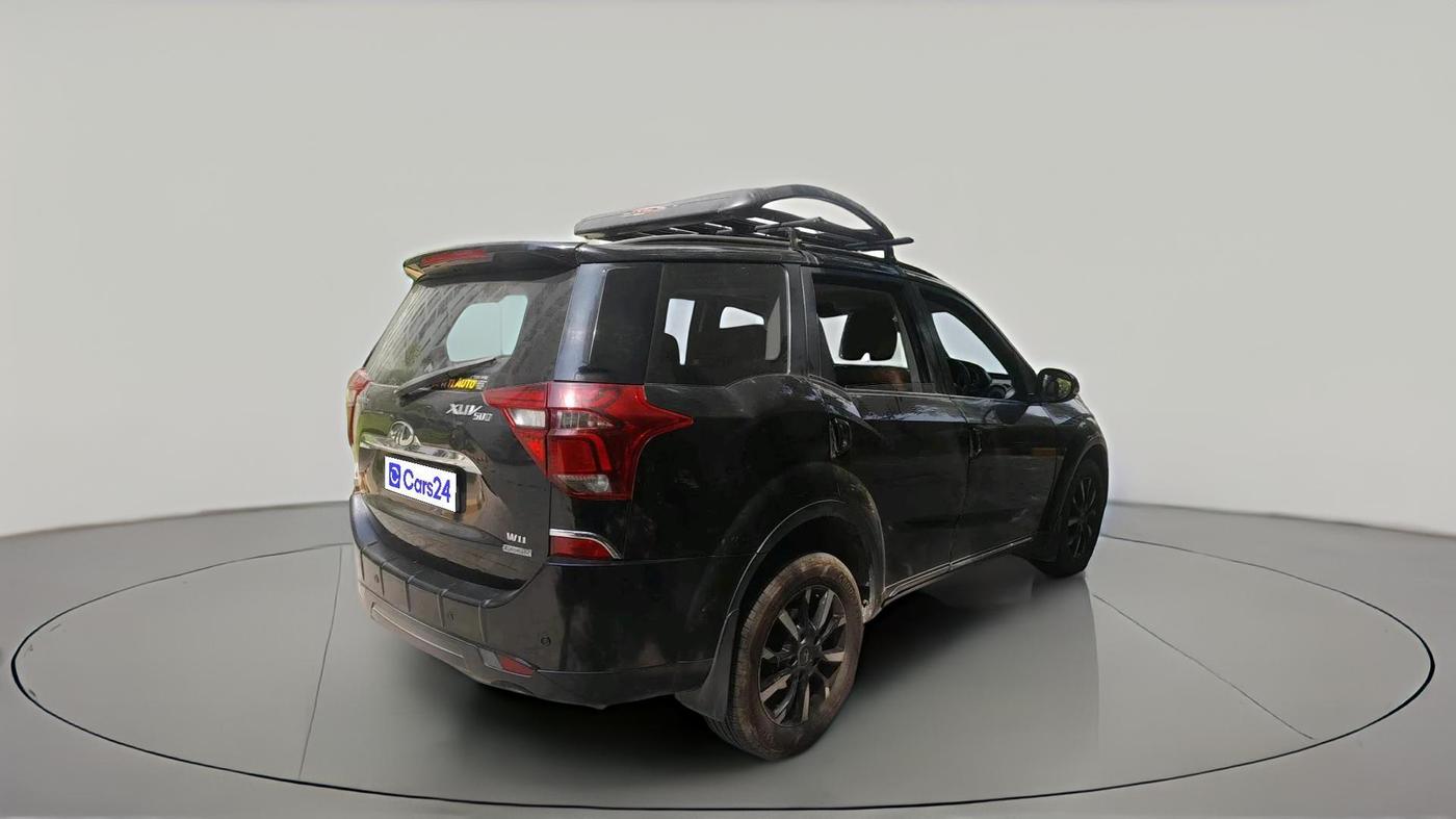 2018 Mahindra XUV500 W11 AT, Diesel, Automatic, 1,21,127 km, exterior