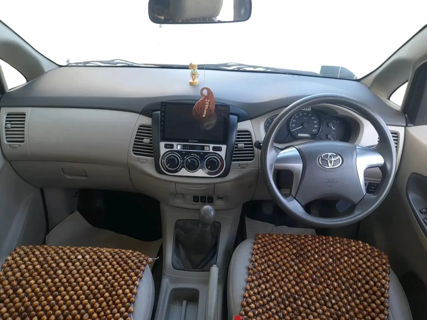 2014 Toyota Innova 2.5 GX 7 STR, Diesel, Manual, 78,087 km, interior