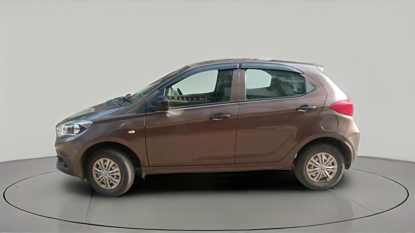 2018 Tata Tiago XE PETROL, Petrol, Manual, 32,024 km, exterior