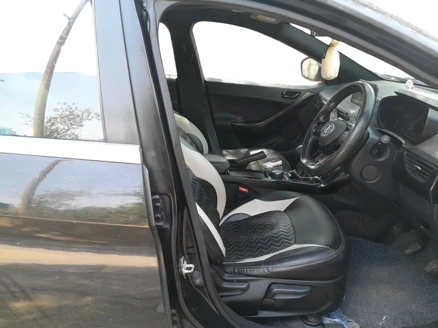2022 Tata NEXON XZ PLUS (O) DIESEL DARK EDITION, Diesel, Manual, 1,26,821 km, interior