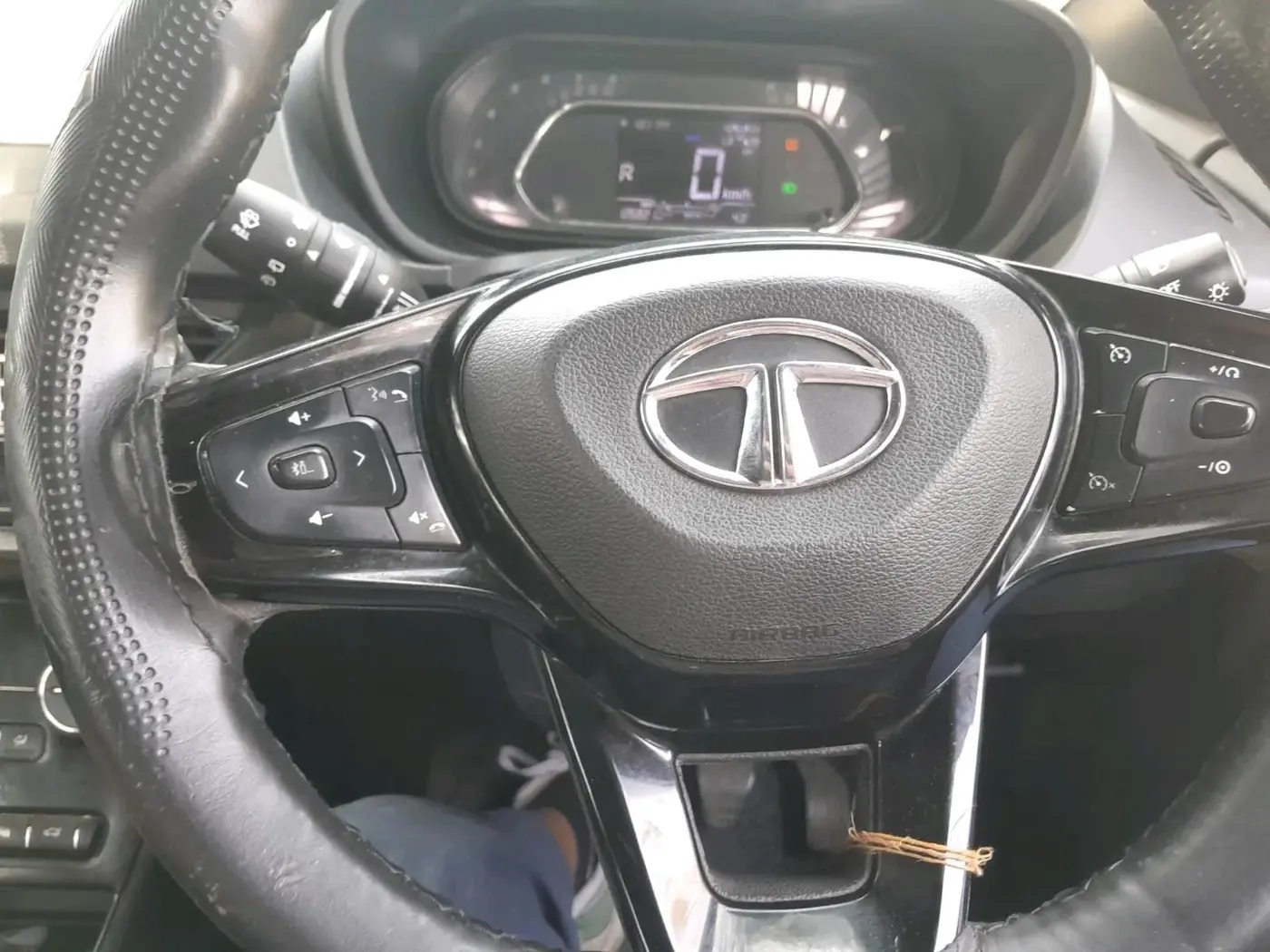 2022 Tata NEXON XZ PLUS (O) DIESEL DARK EDITION, Diesel, Manual, 1,26,821 km, interior