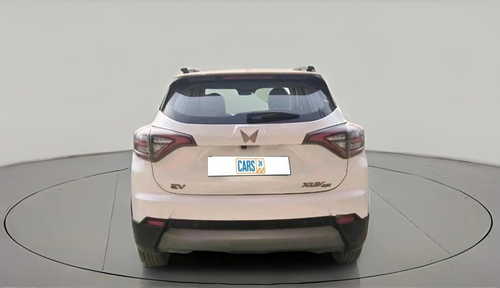 2024 Mahindra XUV400 EL Pro 39.4 KWH Dual Tone, Electric, Automatic, 45,000 km, exterior