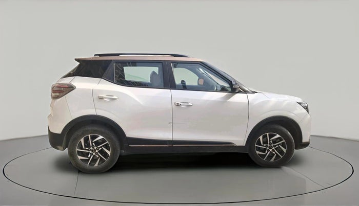 2024 Mahindra XUV400 EL Pro 39.4 KWH Dual Tone, Electric, Automatic, 45,000 km, exterior