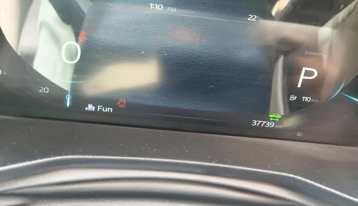 2024 Mahindra XUV400 EL Pro 39.4 KWH Dual Tone, Electric, Automatic, 45,000 km, interior