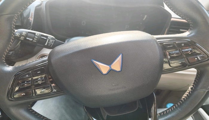 2024 Mahindra XUV400 EL Pro 39.4 KWH Dual Tone, Electric, Automatic, 45,000 km, interior