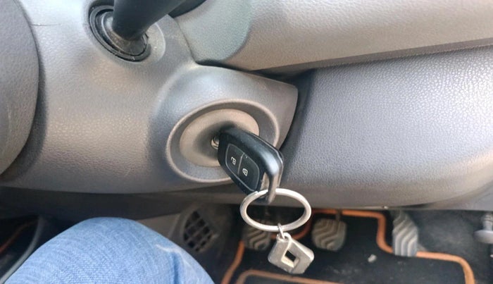 2016 Renault Kwid RXT 0.8, Petrol, Manual, 60,702 km, interior