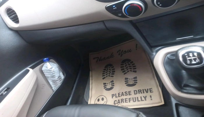 2016 Hyundai Xcent S 1.2, Petrol, Manual, 83,803 km, interior