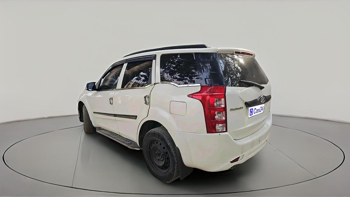 2017 Mahindra XUV500 W4 1.99, Diesel, Manual, 1,17,472 km, exterior