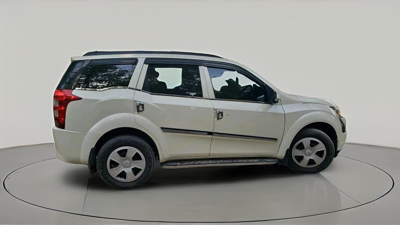 2017 Mahindra XUV500 W4 1.99, Diesel, Manual, 1,17,472 km, exterior