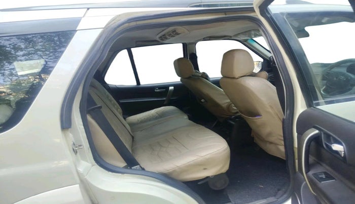2016 Tata Safari Storme 2.2 VX 4X2, Diesel, Manual, 2,24,383 km, interior