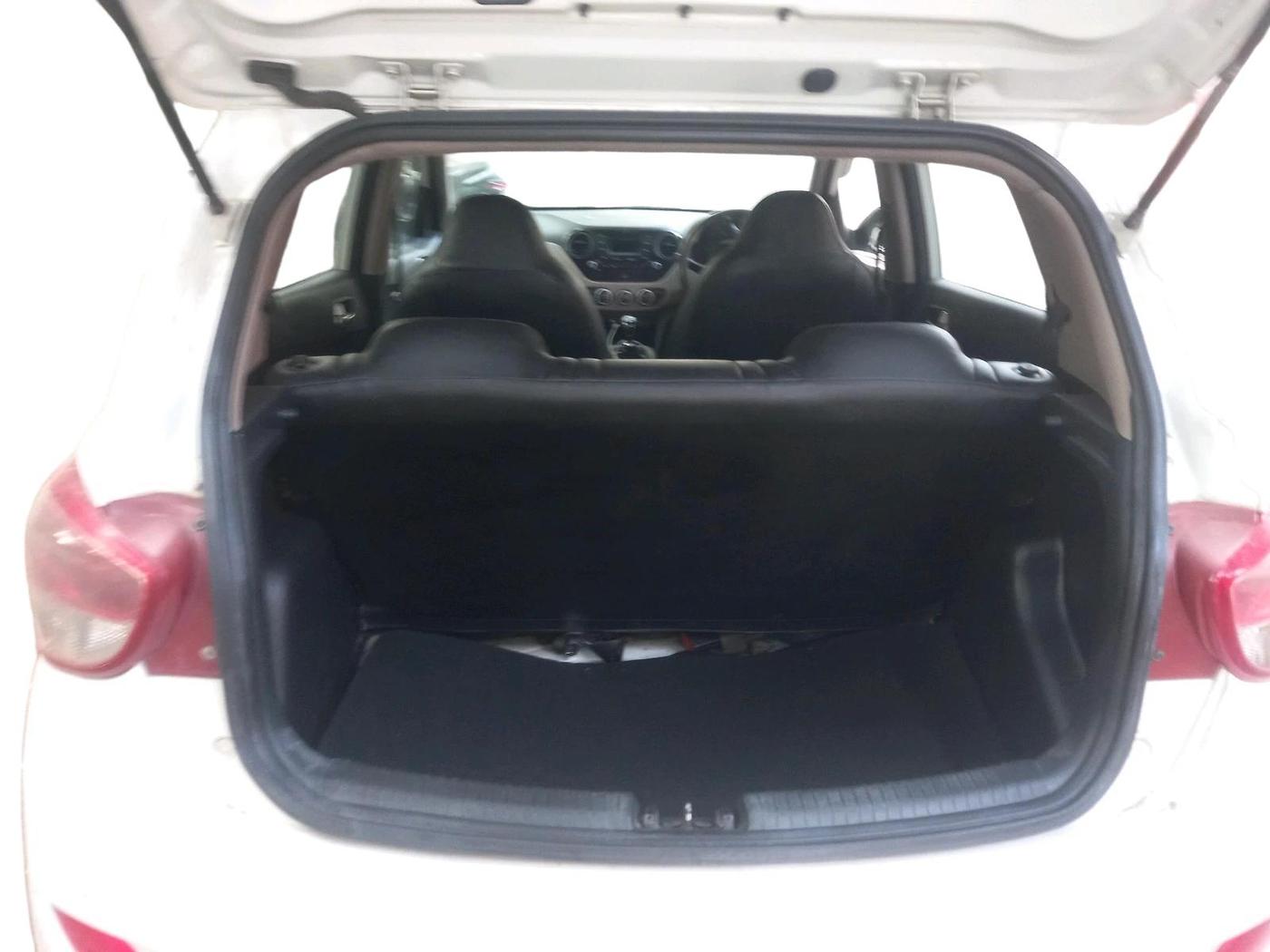2015 Hyundai Grand i10 SPORTZ 1.1 CRDI, Diesel, Manual, 73,130 km, exterior