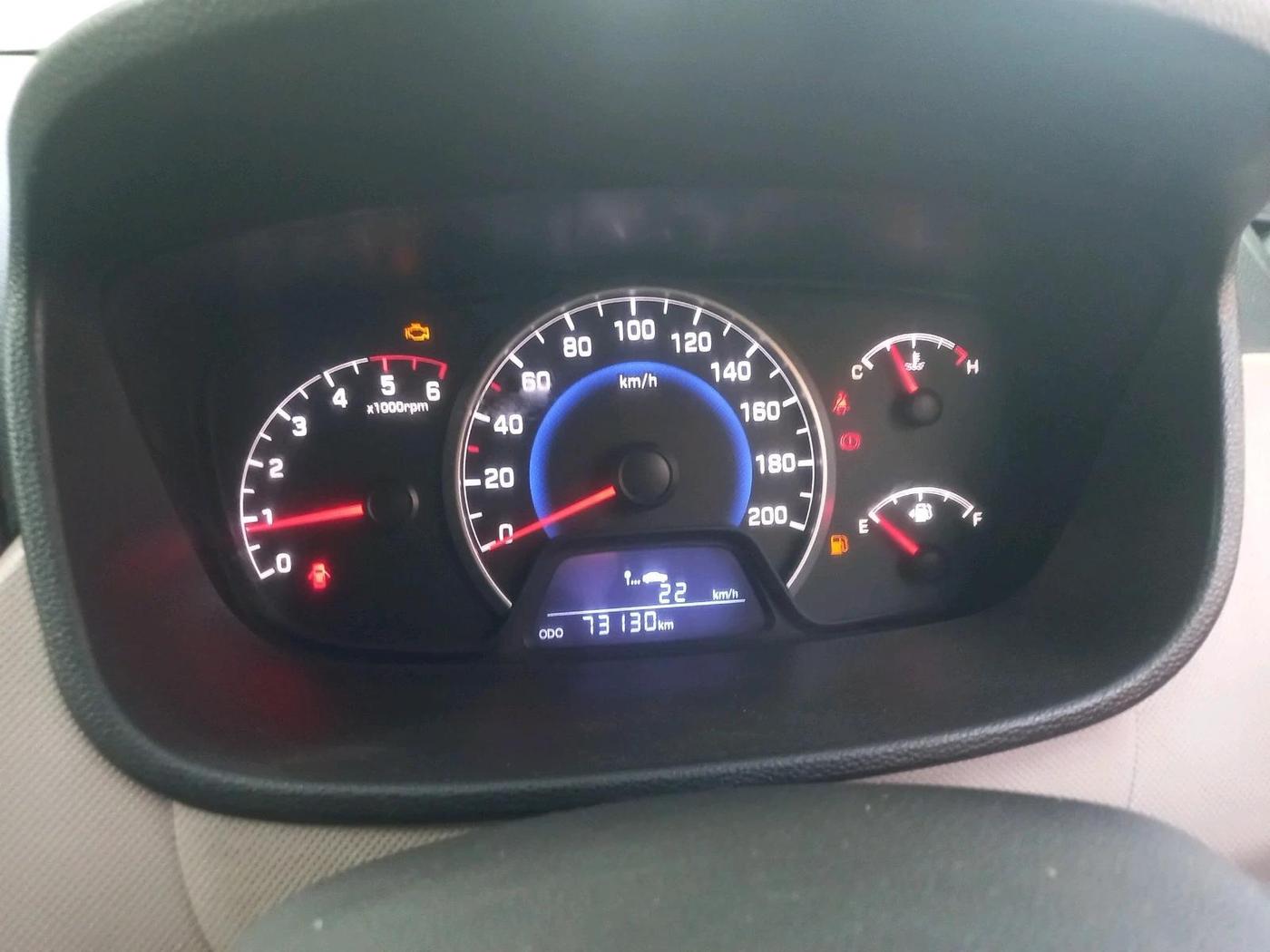 2015 Hyundai Grand i10 SPORTZ 1.1 CRDI, Diesel, Manual, 73,130 km, interior