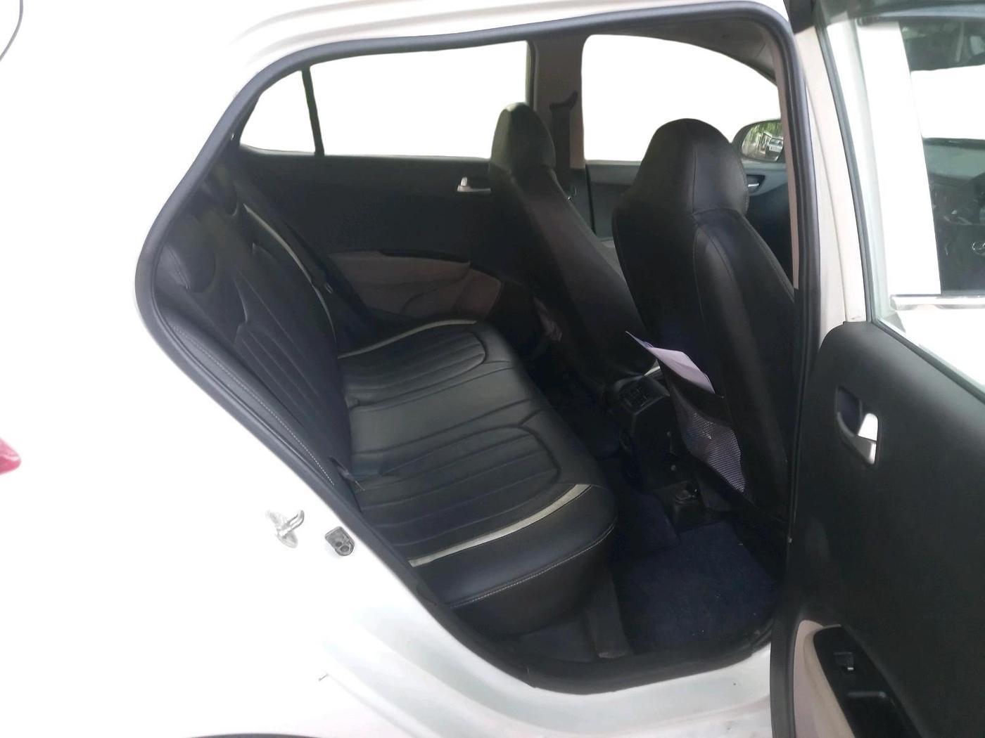 2015 Hyundai Grand i10 SPORTZ 1.1 CRDI, Diesel, Manual, 73,130 km, interior