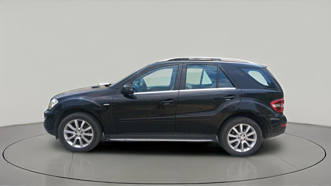 2011 Mercedes Benz Ml Class 350 CDI, Diesel, Automatic, 1,93,107 km, exterior