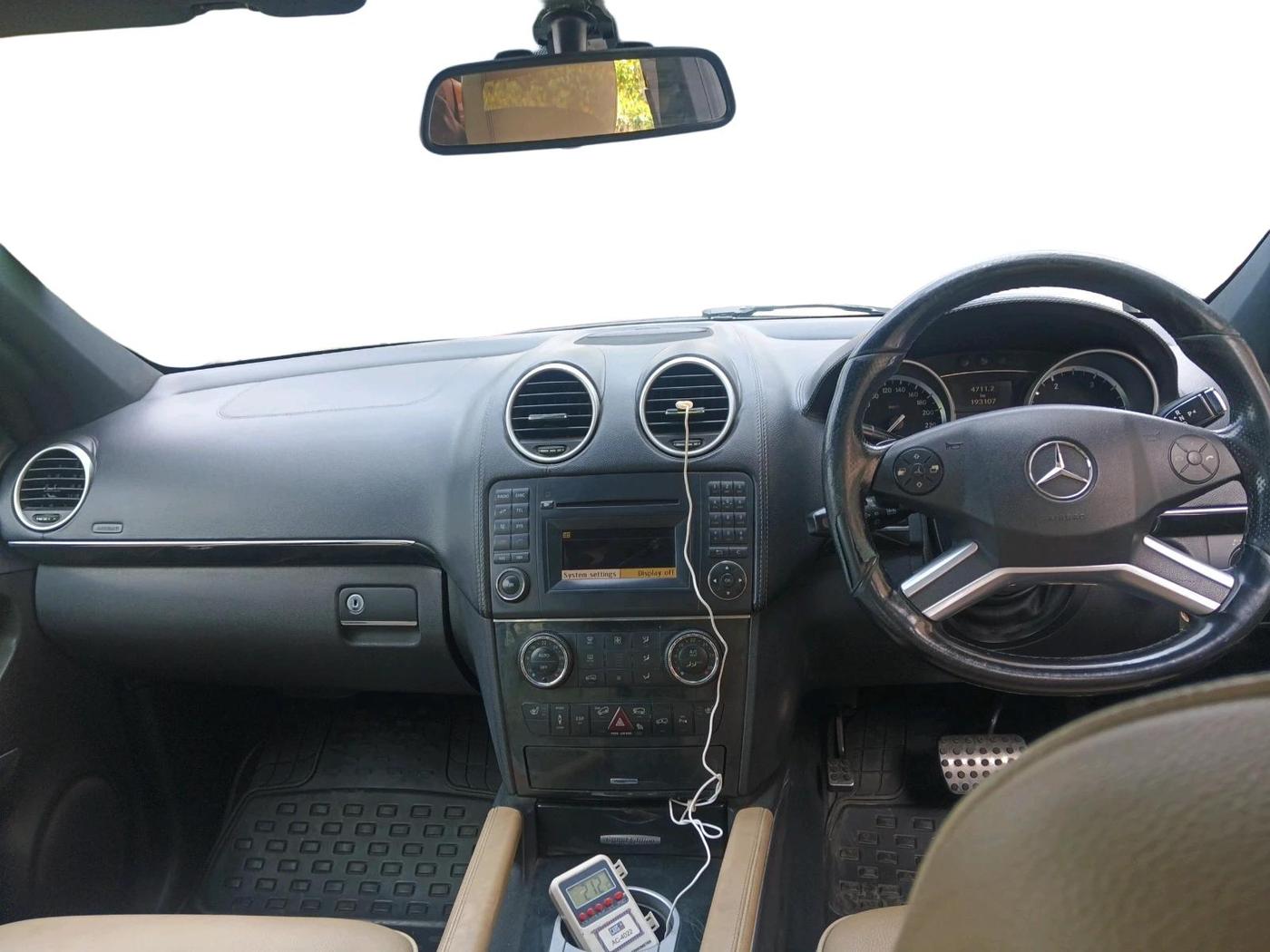 2011 Mercedes Benz Ml Class 350 CDI, Diesel, Automatic, 1,93,107 km, interior