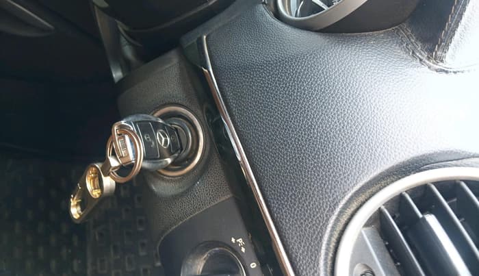 2011 Mercedes Benz Ml Class 350 CDI, Diesel, Automatic, 1,93,107 km, interior