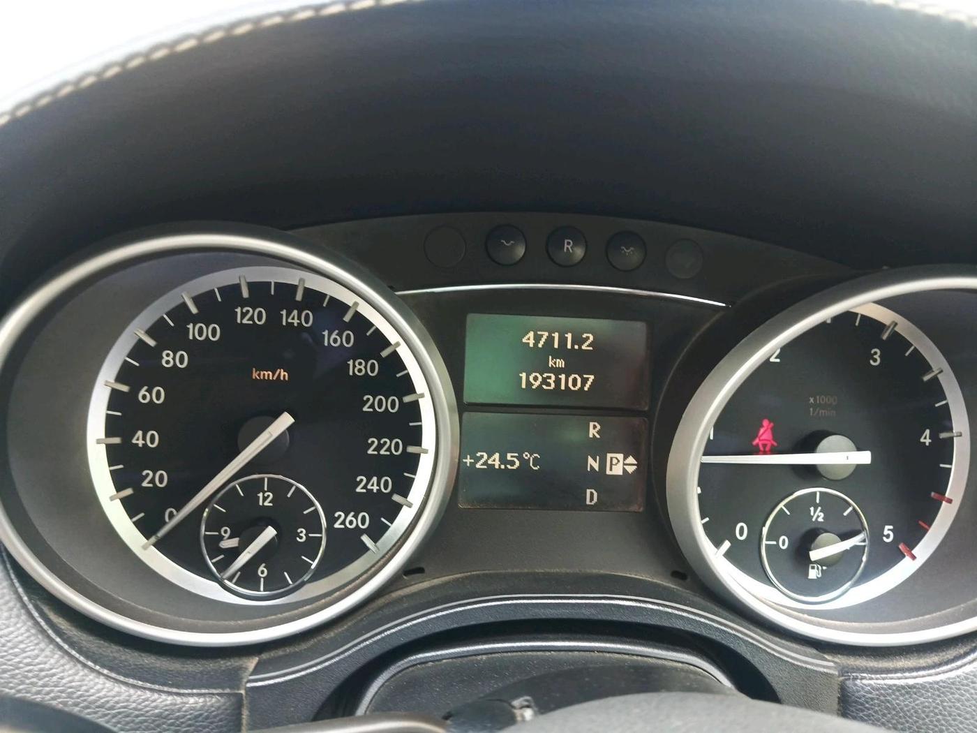 2011 Mercedes Benz Ml Class 350 CDI, Diesel, Automatic, 1,93,107 km, interior
