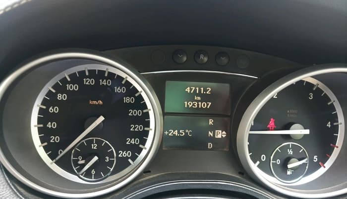 2011 Mercedes Benz Ml Class 350 CDI, Diesel, Automatic, 1,93,107 km, interior