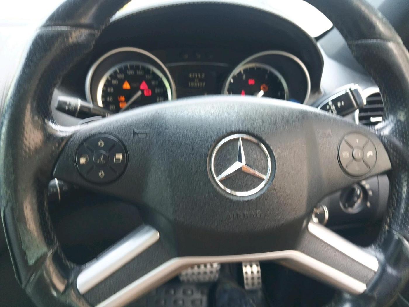 2011 Mercedes Benz Ml Class 350 CDI, Diesel, Automatic, 1,93,107 km, interior