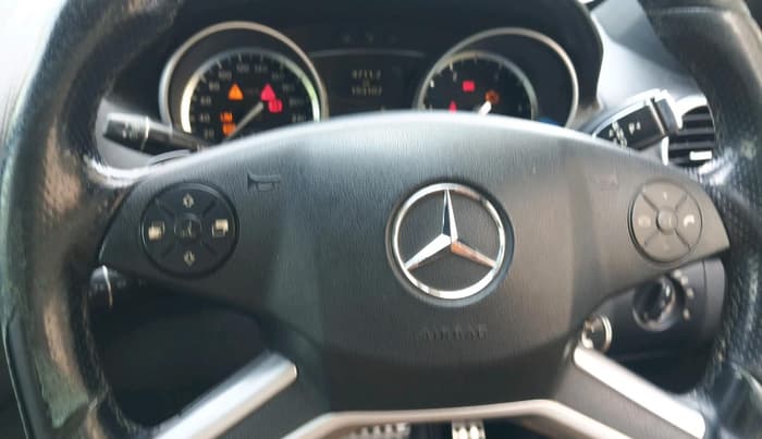 2011 Mercedes Benz Ml Class 350 CDI, Diesel, Automatic, 1,93,107 km, interior