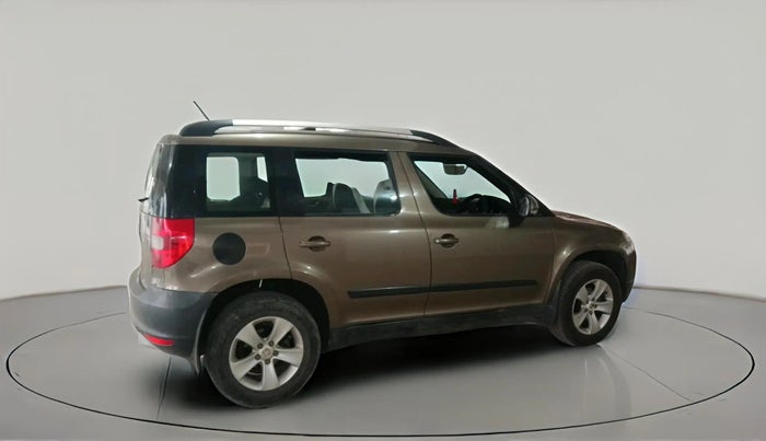 2013 Skoda Yeti ACTIVE 2.0 TDI CR 4X2, Diesel, Manual, 1,00,695 km, exterior