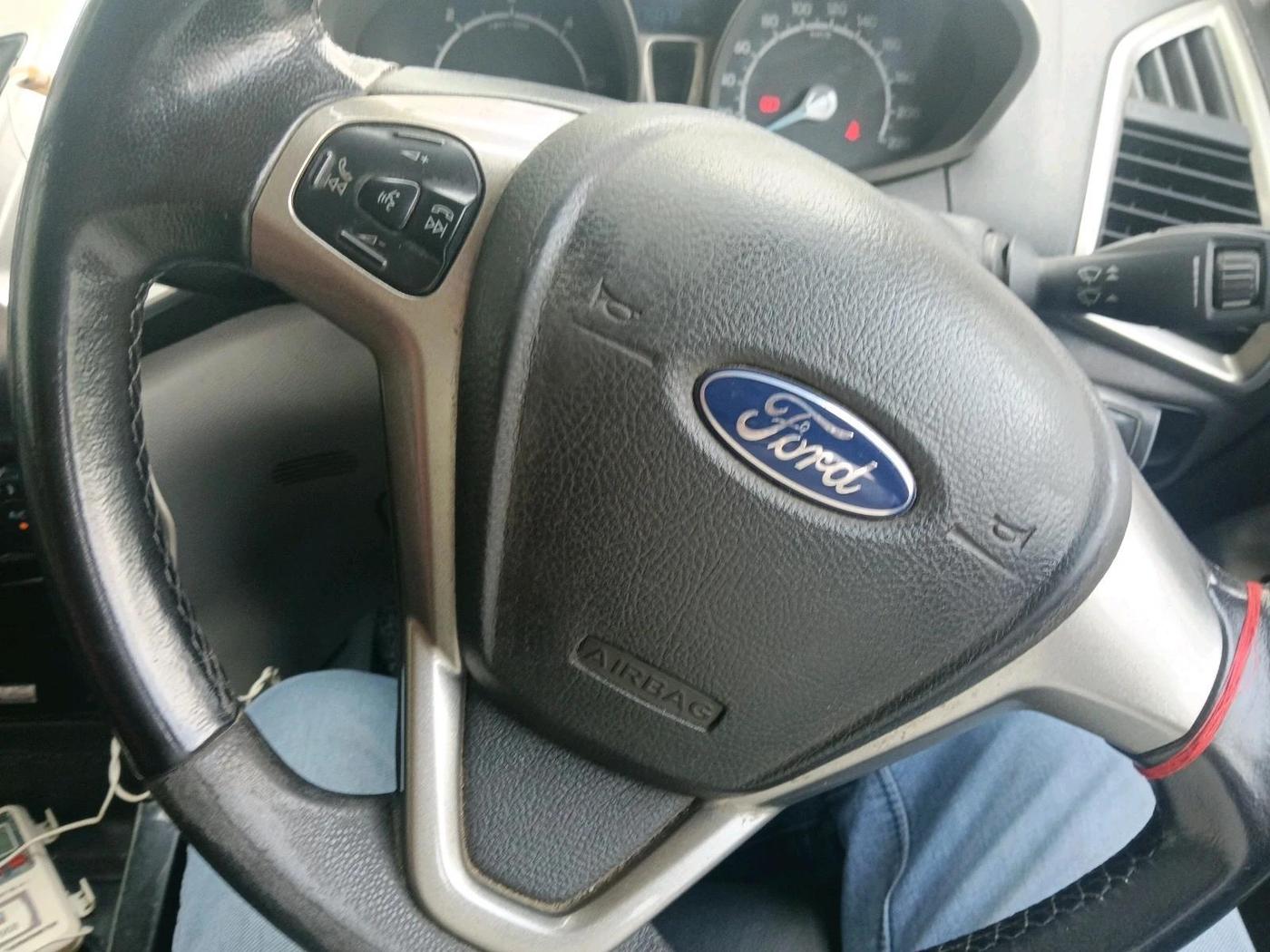 2015 Ford Ecosport TITANIUM 1.5L DIESEL, Diesel, Manual, 1,75,072 km, interior