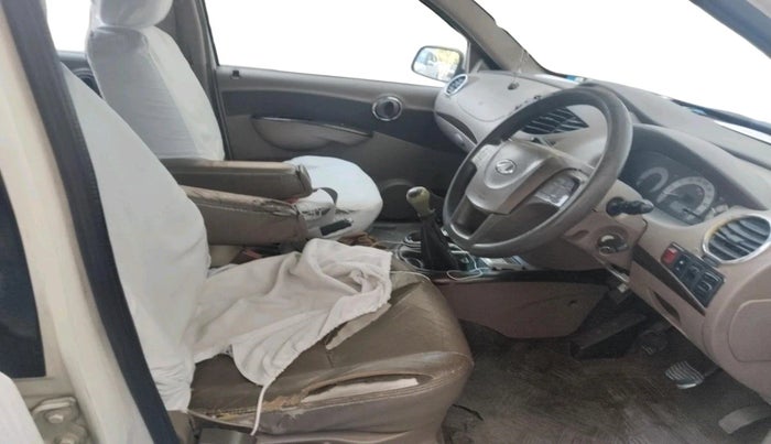 2013 Mahindra Xylo H9 BS IV, Diesel, Manual, 2,19,045 km, interior