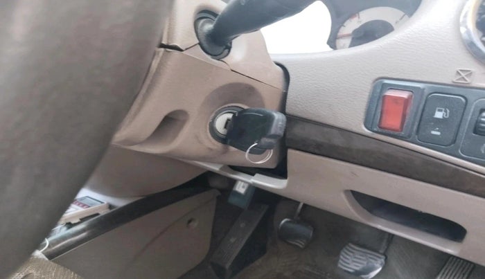 2013 Mahindra Xylo H9 BS IV, Diesel, Manual, 2,19,045 km, interior