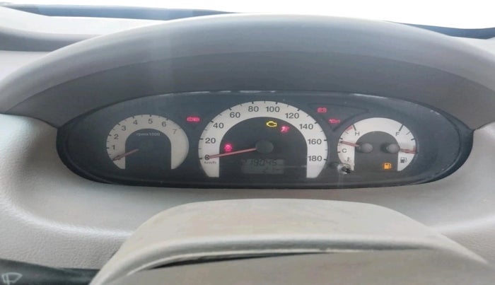2013 Mahindra Xylo H9 BS IV, Diesel, Manual, 2,19,045 km, interior