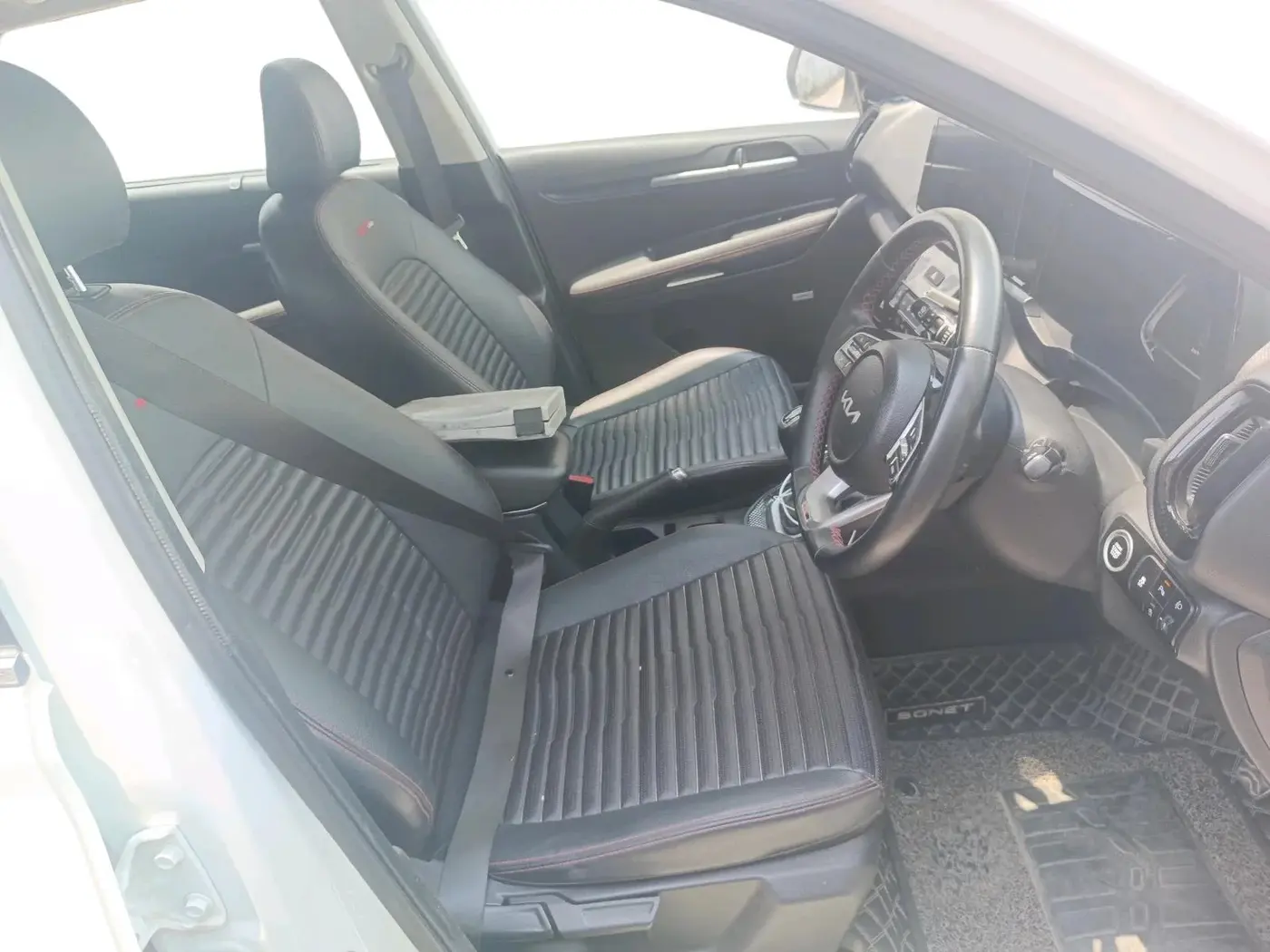 2023 KIA SONET GTX PLUS 1.0 IMT, Petrol, Manual, 42,720 km, interior