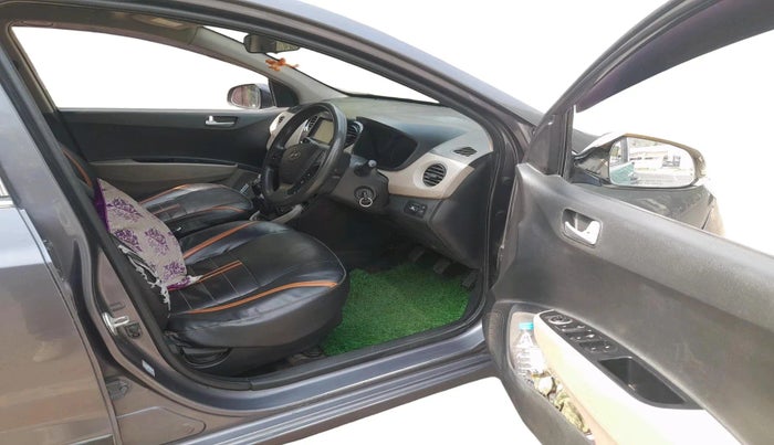 2017 Hyundai Grand i10 SPORTZ (O) 1.2 KAPPA VTVT, CNG, Manual, 1,89,503 km, interior