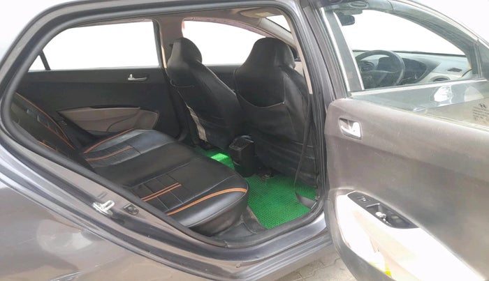 2017 Hyundai Grand i10 SPORTZ (O) 1.2 KAPPA VTVT, CNG, Manual, 1,89,503 km, interior