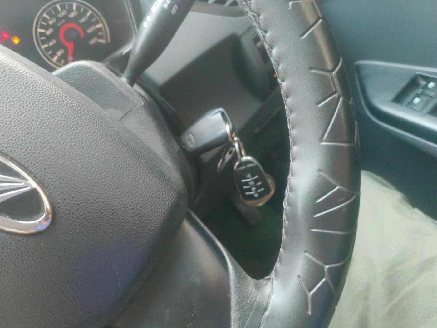 2017 Mahindra KUV 100 NXT K4+ D 6 STR, Diesel, Manual, 98,992 km, interior